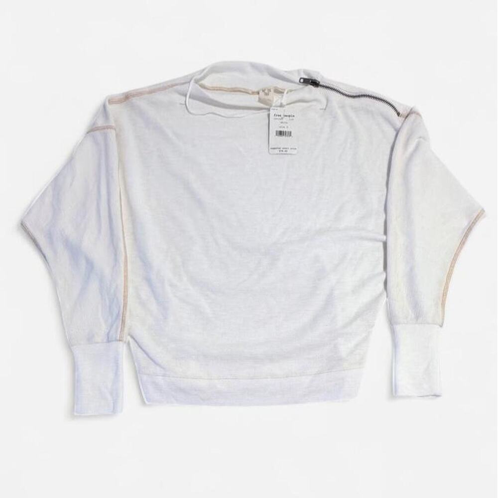 We The Free’s white dolman sleeve top with contrast tan topstitching Size S
